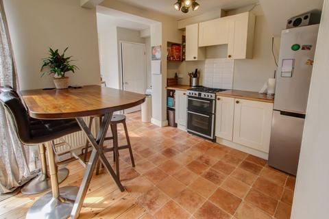 3 bedroom terraced house to rent, Savile Road, Exeter