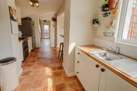 3 bedroom terraced house to rent, Savile Road, Exeter