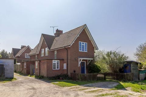 4, Wall Farm Cottages Harkstead Road, Holbrook, Ipswich, IP9 2RQ