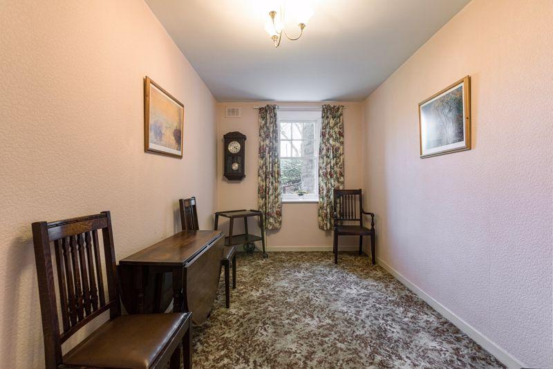 Bed 3-Dining Room