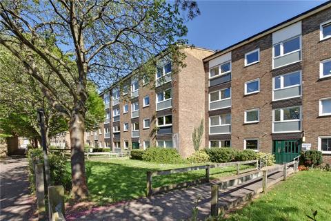 29 Allison Close, London, SE10 8AZ