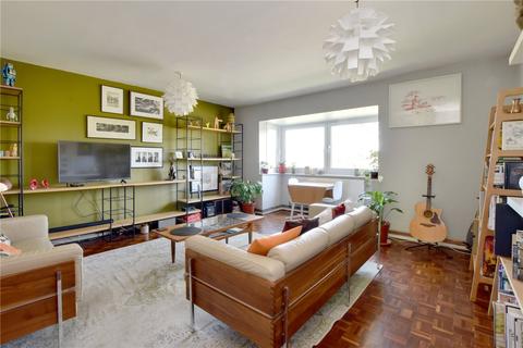 29 Allison Close, London, SE10 8AZ
