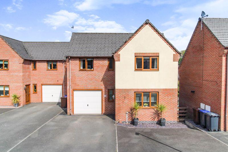 Badgers Sett, Leek, ST13 4 bed detached house for sale £330,000