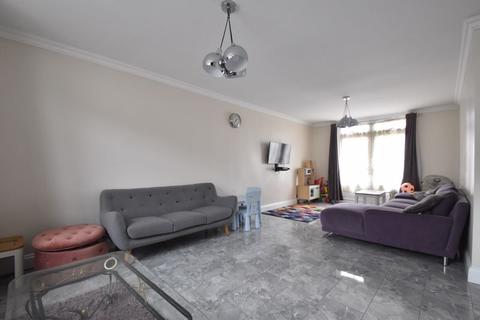 3 bedroom end of terrace house for sale - St. Lawrence Avenue, Luton