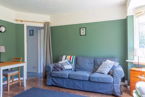 10 Warwick Road, Thames Ditton, KT7 0PS