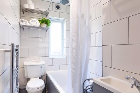 10 Warwick Road, Thames Ditton, KT7 0PS