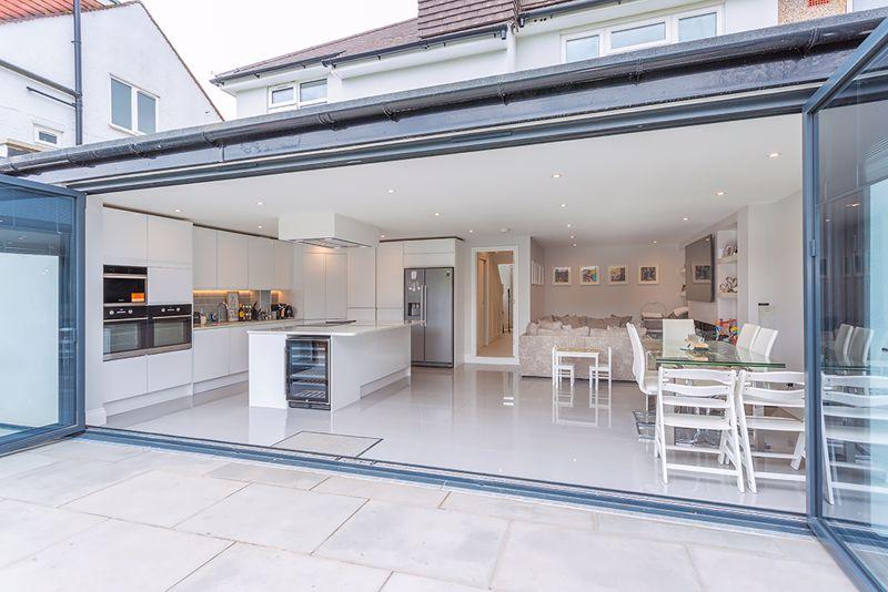 Kitchen/Lounge