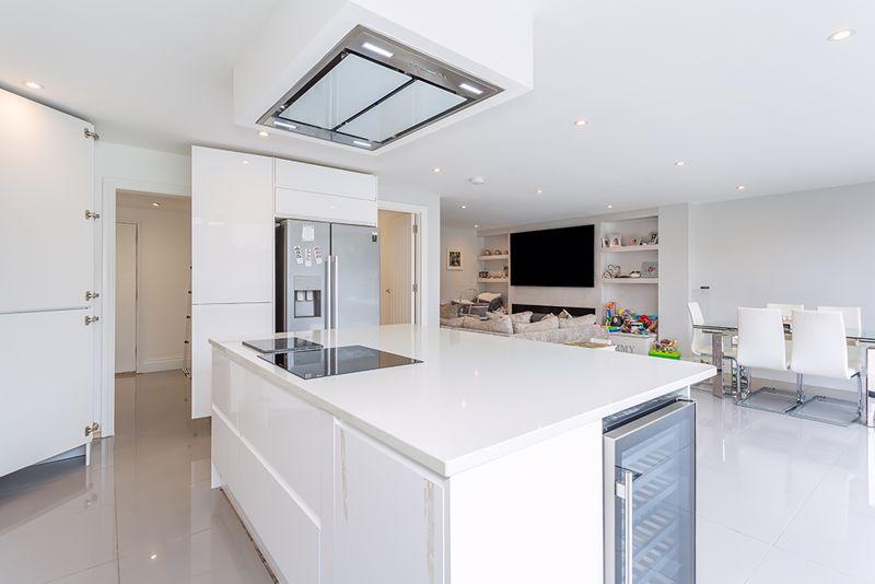Lounge/Kitchen