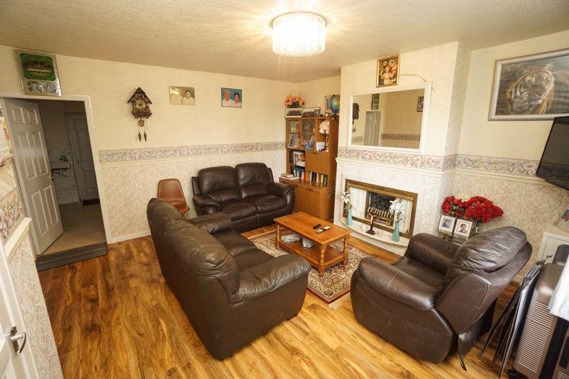 Daffodil Road, Farnworth 3 bed semidetached house £850 pcm (£196 pw)