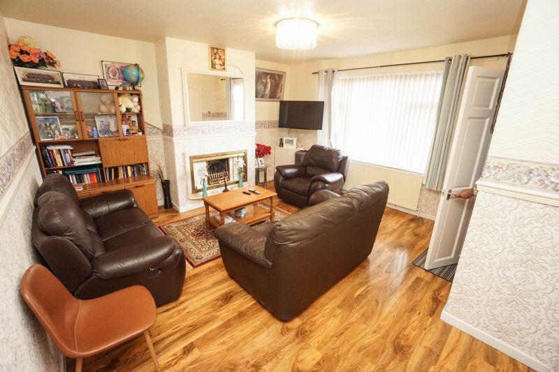 Daffodil Road, Farnworth 3 bed semidetached house £850 pcm (£196 pw)
