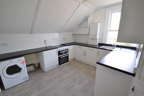 2 bedroom flat to rent, Blyth Road, Bromley