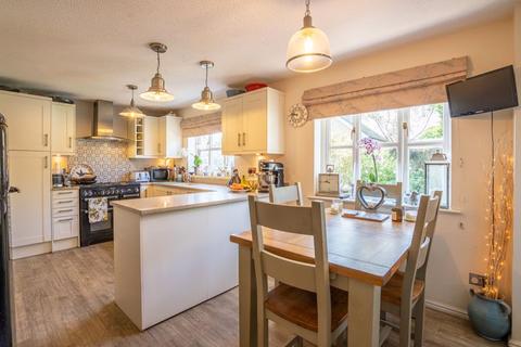 24 Hodgson Close, Fritwell, Bicester, OX27 7QB