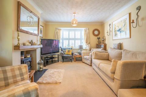 24 Hodgson Close, Fritwell, Bicester, OX27 7QB
