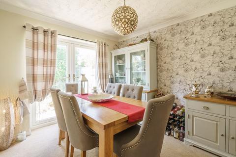 24 Hodgson Close, Fritwell, Bicester, OX27 7QB