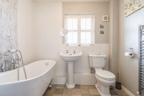 24 Hodgson Close, Fritwell, Bicester, OX27 7QB