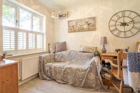 24 Hodgson Close, Fritwell, Bicester, OX27 7QB