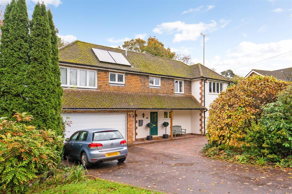 Tower Close, Berkhamsted 5 bed detached house £1,250,000