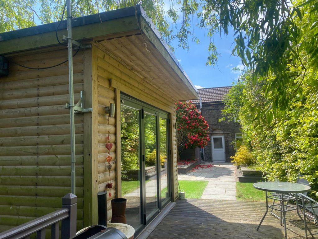 Longrow, Treforest 2 bed cottage £875 pcm (£202 pw)