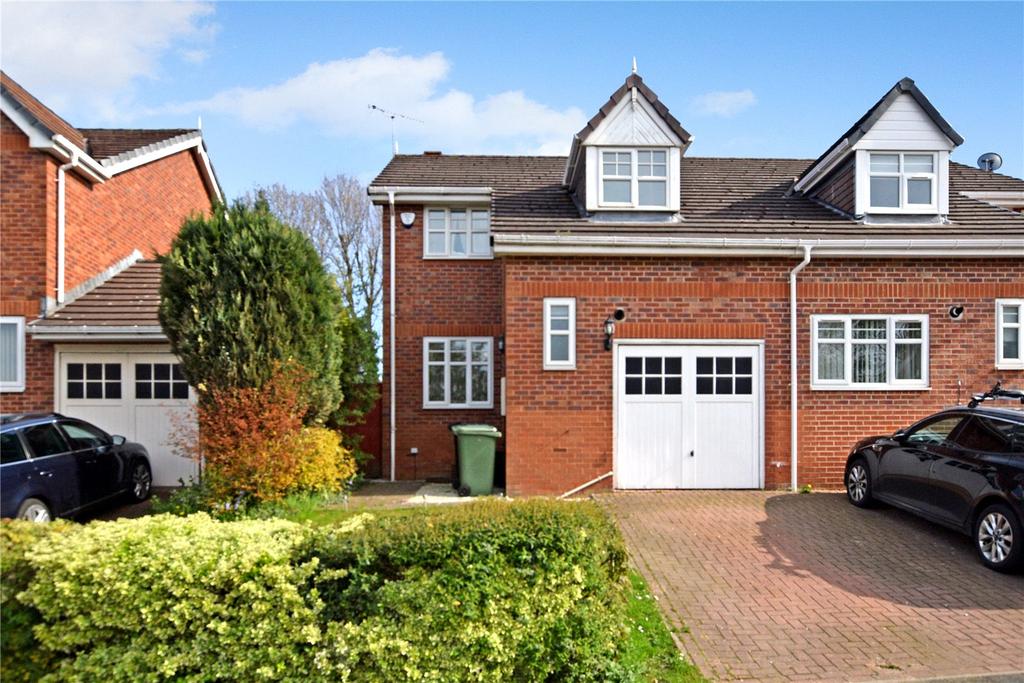 St. Marys Park Approach, Upper Armley, Leeds 3 bed semidetached house