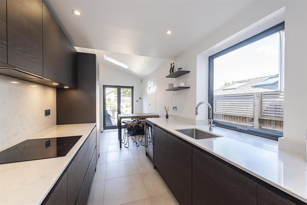 Park Hill, Harpenden 2 bed end of terrace house £700,000