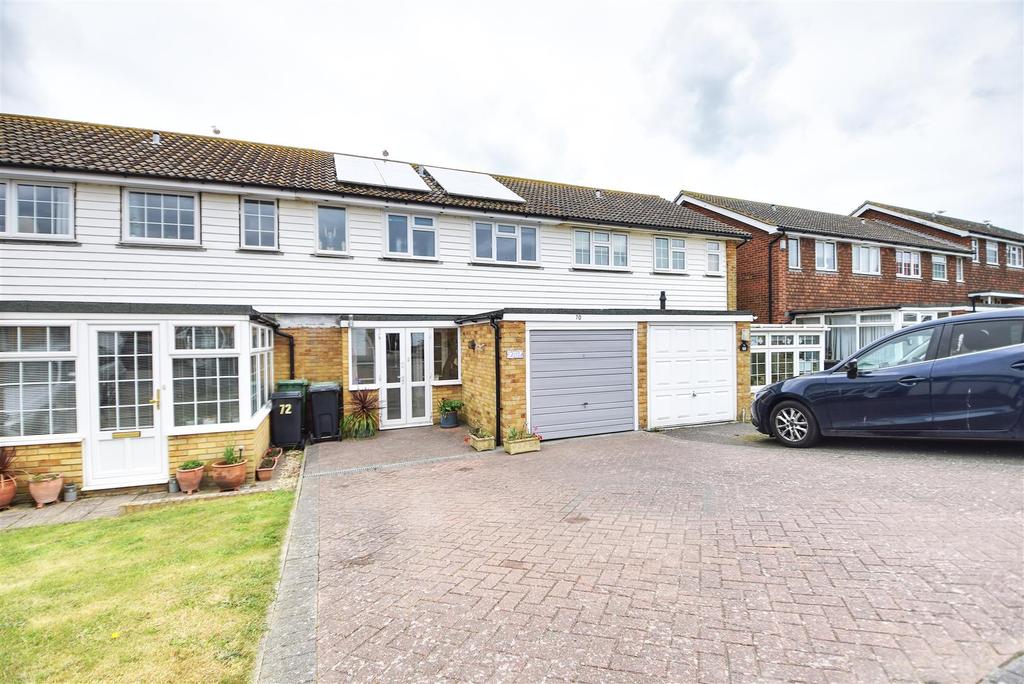 Ridgewood Gardens, BexhillOnSea 3 bed semidetached house £375,000