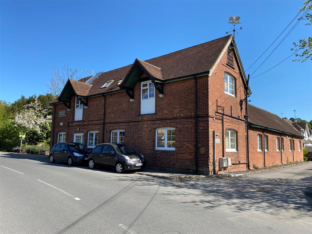 7a Mid Street, South Nutfield 1 bed flat for sale £200,000