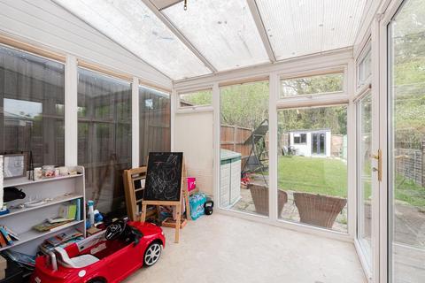 238 Stoneleigh Avenue, Worcester Park, KT4 8YB