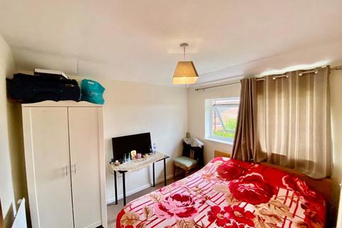 72 Grasscroft, Northampton, NN2 8TR
