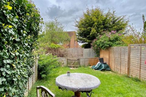 72 Grasscroft, Northampton, NN2 8TR