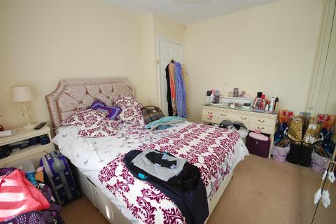 2 bedroom semi-detached bungalow for sale - Glebelands Close, , Leeds, LS25