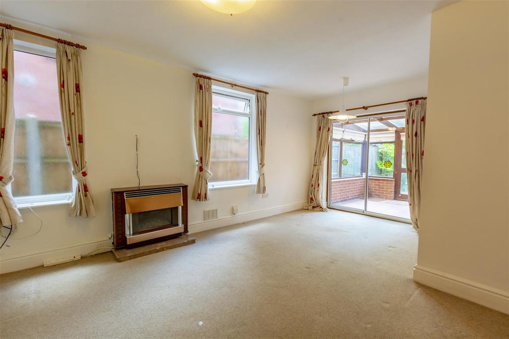 Bye Pass Road, Chilwell 4 bed detached house £365,000
