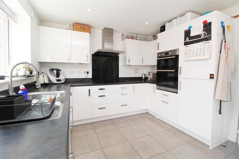 4 Cotswold Way, Whitehouse, Milton Keynes, MK8 1BJ