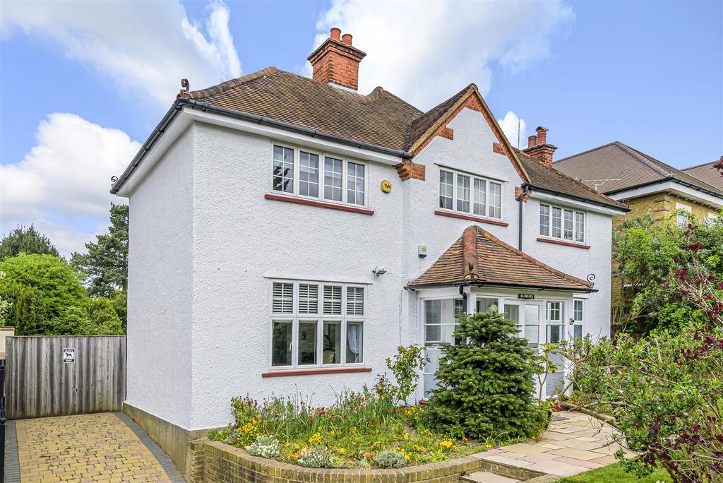Portsmouth Road, Thames Ditton 3 bed detached house £1,275,000