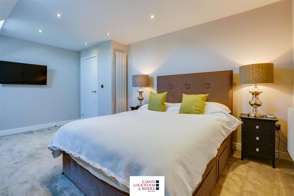 Bedroom 2-2.jpg