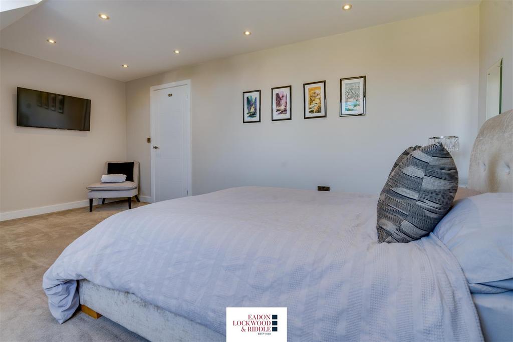 Bedroom 4-2.jpg