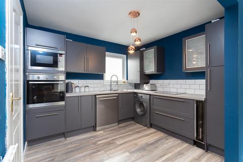 15 Burnview, Dundee, DD3 0RH