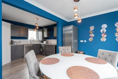 15 Burnview, Dundee, DD3 0RH