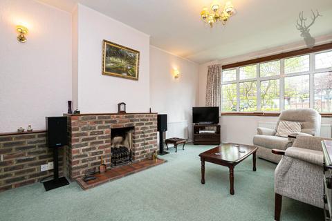 40 Dukes Avenue, Theydon Bois, Epping, CM16 7HE