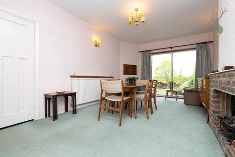 40 Dukes Avenue, Theydon Bois, Epping, CM16 7HE