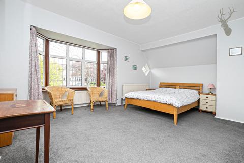 40 Dukes Avenue, Theydon Bois, Epping, CM16 7HE