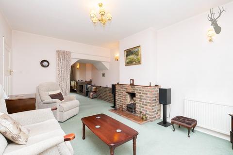 40 Dukes Avenue, Theydon Bois, Epping, CM16 7HE