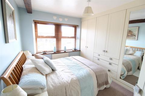 2 bedroom terraced house for sale - Northgate, Almondbury, Huddersfield, HD5 8RX