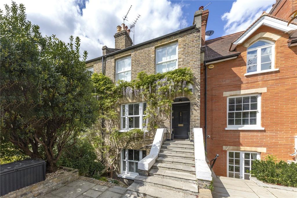 Medfield Street, London, SW15 2 bed flat £774,999