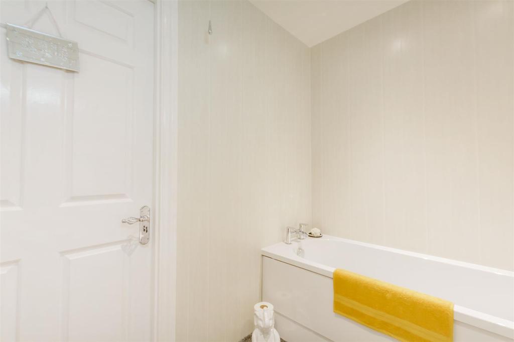 Bathroom (5) copy.jpg