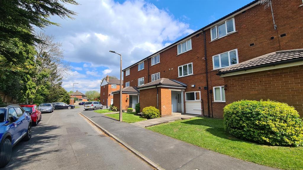 Gillbent Road, Cheadle Hulme, Cheadle 2 bed apartment £1,100 pcm (£