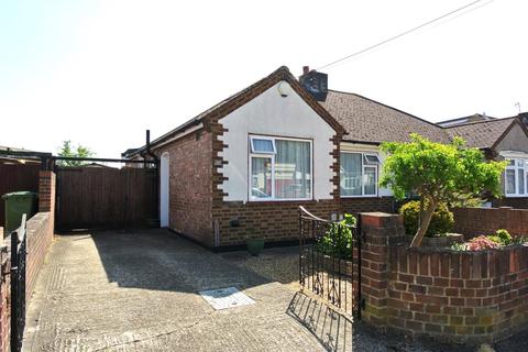 2 bedroom semi-detached bungalow for sale - Rosary Gardens, Ashford