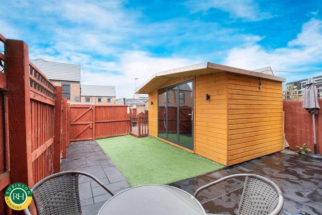 Woodfield Way, Balby, Doncaster 3 bed end of terrace house £220,000