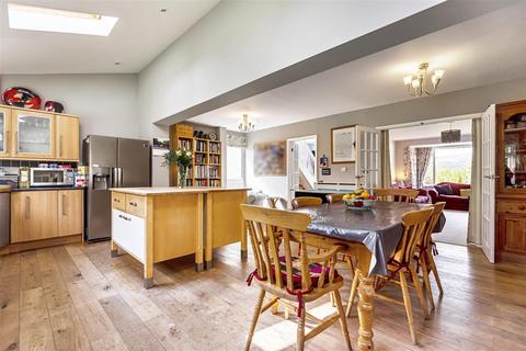 32 Clobells, South Brent, TQ10 9JW