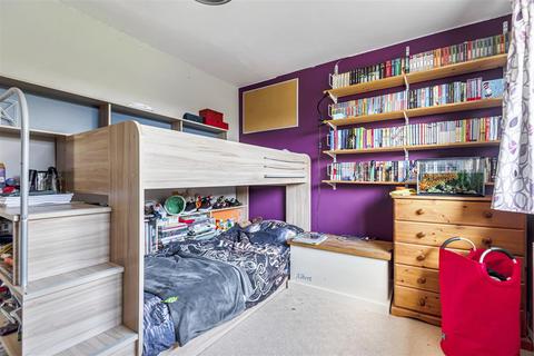 32 Clobells, South Brent, TQ10 9JW
