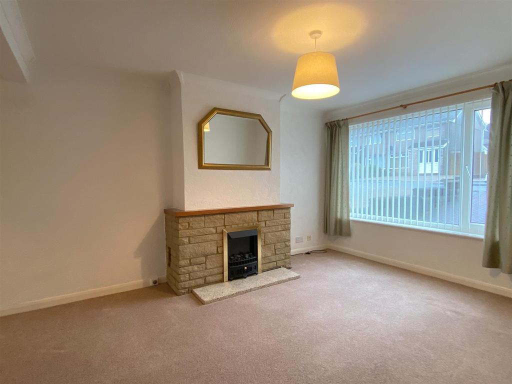 Lime Grove, Killay 3 bed semidetached house £900 pcm (£208 pw)